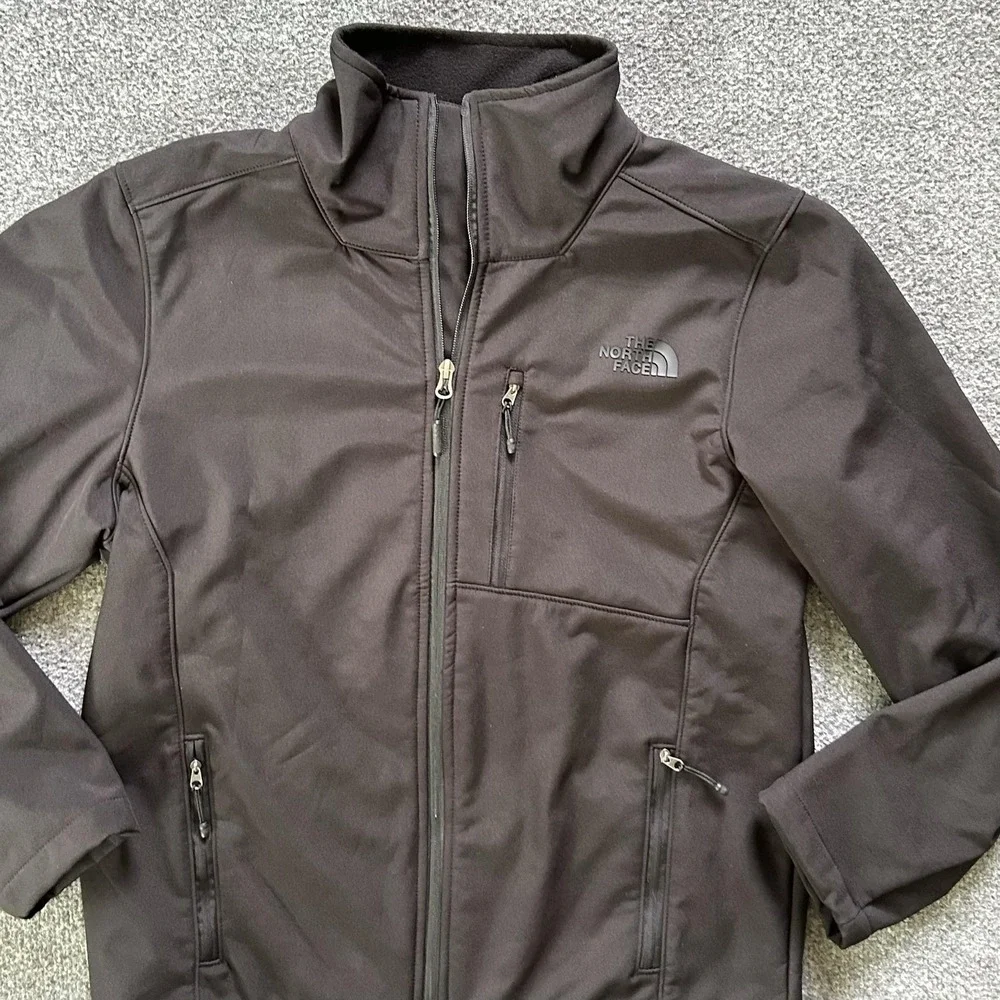 The North Face Softshell Jacket Mens Medium Black Full Zip Windbreaker Outdoor